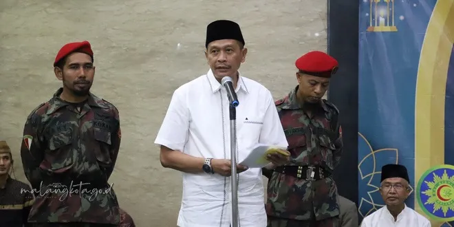 Pj. Wali Kota Malang Lanjutkan Safari Ramadan di Masjid Muthohharun