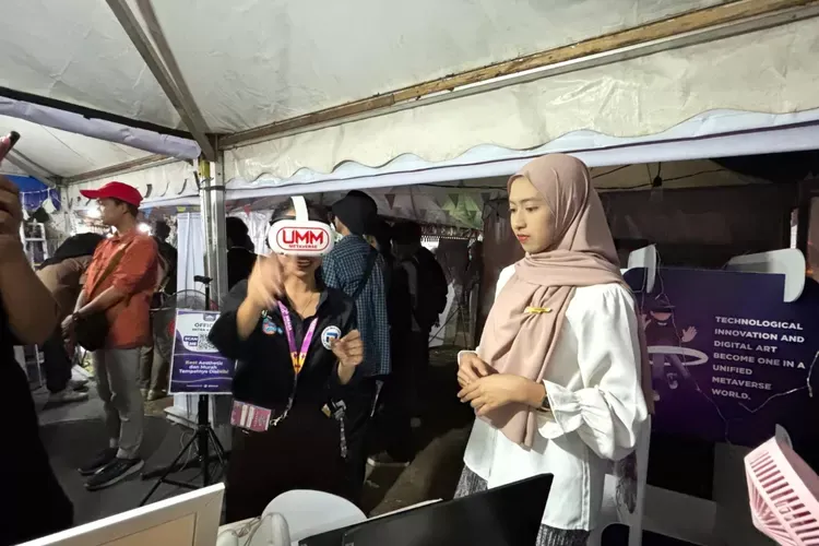 Inovasi Membanggakan! Mahasiswa UMM Luncurkan Metaverse VR untuk Pendidikan, Sukses Kolaborasi dengan Perusahaan Global