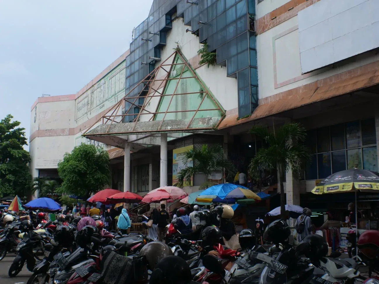 Revitalisasi Pasar Besar Malang: Proses Pembongkaran 90%