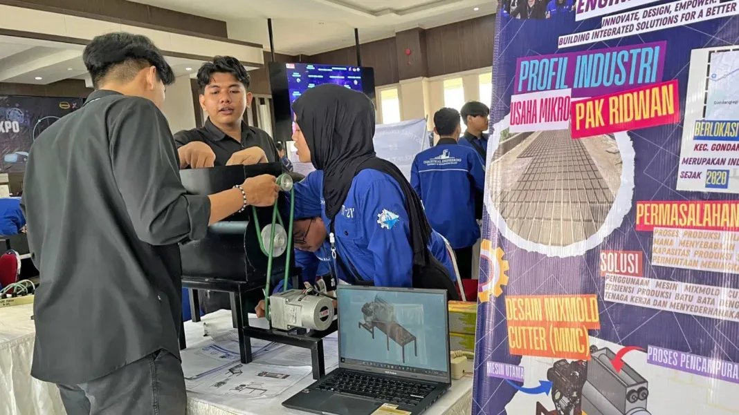 Mahasiswa UMM Pamerkan Inovasi Solusi Industri di Industrial Engineering Expo