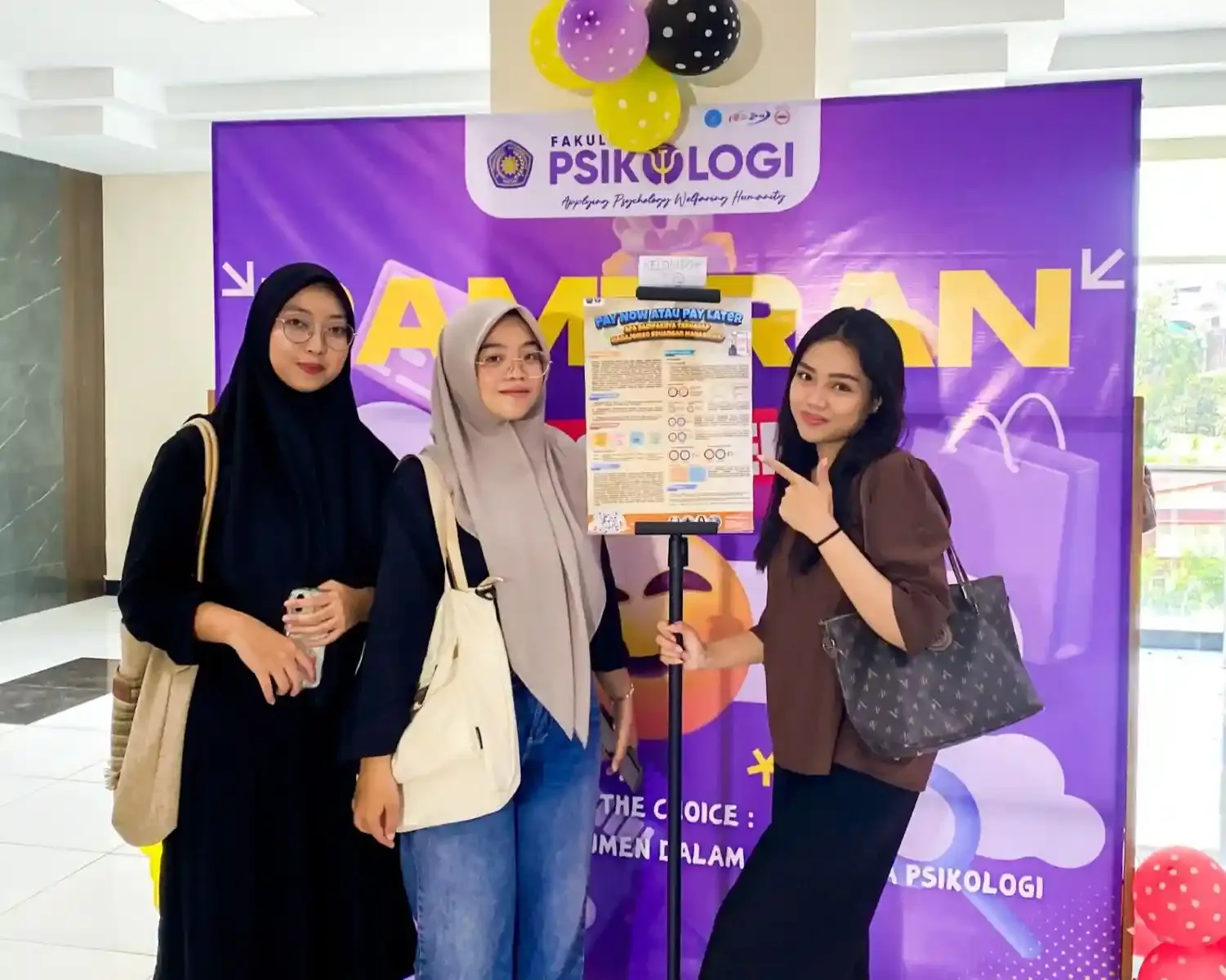 Pameran Poster Mahasiswa UMM Tampilkan Kreativitas dan Pengetahuan untuk Meningkatkan Literasi Psikologi