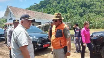 Tinjau Lokasi Banjir di Sitiarjo, Bupati Sanusi Sebut Warga Sudah Terbiasa dan Tanggap Bencana